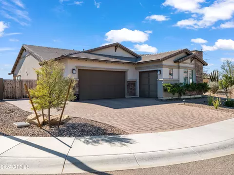 Exterior - 2333 E Chama Dr, Phoenix, AZ 85024 photo 3 of 22