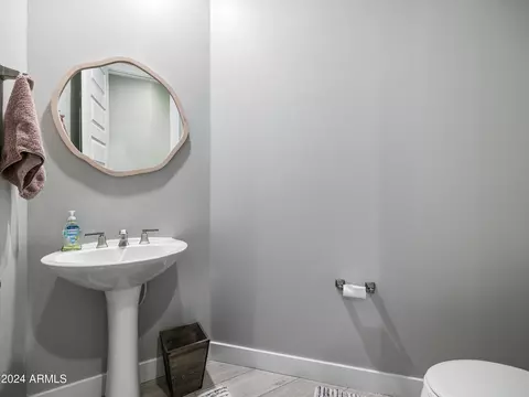 Bath - 2333 E Chama Dr, Phoenix, AZ 85024 photo 8 of 8
