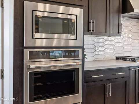 Kitchen - 2333 E Chama Dr, Phoenix, AZ 85024 photo 7 of 9