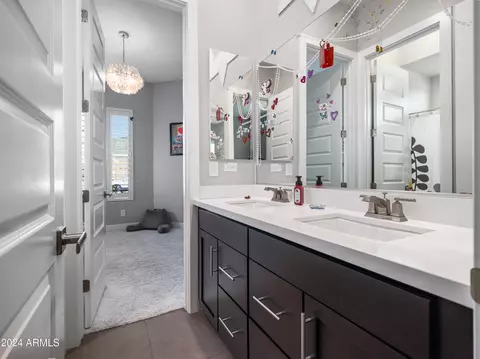 Bath - 2333 E Chama Dr, Phoenix, AZ 85024 photo 3 of 8
