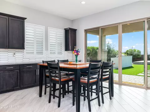 Dining - 2333 E Chama Dr, Phoenix, AZ 85024 photo 2 of 3