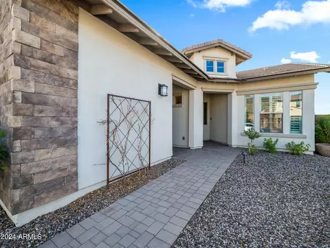 Exterior - 2333 E Chama Dr, Phoenix, AZ 85024 photo 2 of 22