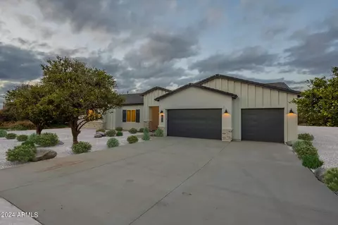 671 W Patrick Pl, San Tan Valley, AZ 85143