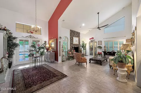 9856 E Cochise Dr, Scottsdale, AZ 85258