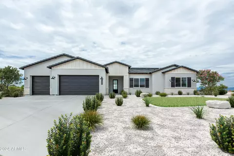 672 W Patrick Pl, San Tan Valley, AZ 85143