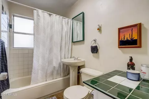 Bath - 1224 E Spence Ave, Tempe, AZ 85281 photo 1 of 1