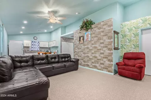 2253 E Saint Catherine Ave, Phoenix, AZ 85042 photo 6