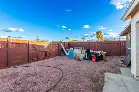 2253 E Saint Catherine Ave, Phoenix, AZ 85042 photo 27
