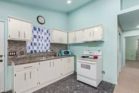 2253 E Saint Catherine Ave, Phoenix, AZ 85042 photo 11