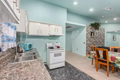 2253 E Saint Catherine Ave, Phoenix, AZ 85042 photo 12
