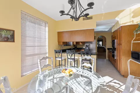 Dining - 4116 E Cortez St, Phoenix, AZ 85028 photo 2 of 2
