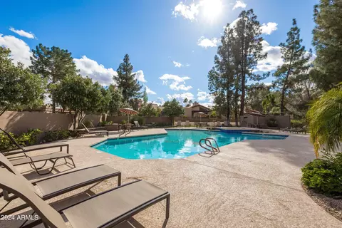 Exterior - 4116 E Cortez St, Phoenix, AZ 85028 photo 9 of 11