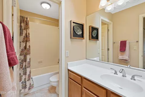 Bath - 4116 E Cortez St, Phoenix, AZ 85028 photo 5 of 5