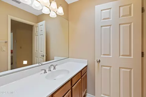 Bath - 4116 E Cortez St, Phoenix, AZ 85028 photo 4 of 5