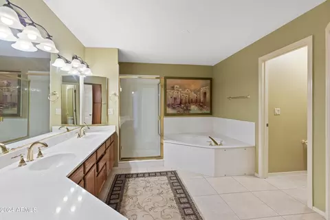 Bath - 4116 E Cortez St, Phoenix, AZ 85028 photo 1 of 5