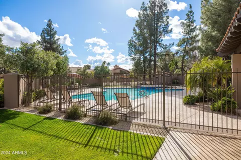 Exterior - 4116 E Cortez St, Phoenix, AZ 85028 photo 8 of 11