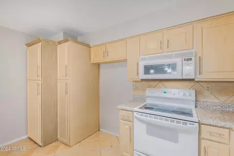 Kitchen - 141 N Date -- #13, Mesa, AZ 85201 photo 4 of 4