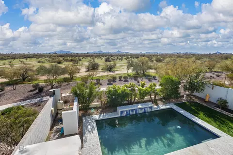 Exterior - 6631 E Libby St, Phoenix, AZ 85054 photo 5 of 12