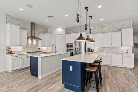 Kitchen - 6631 E Libby St, Phoenix, AZ 85054 photo 3 of 5