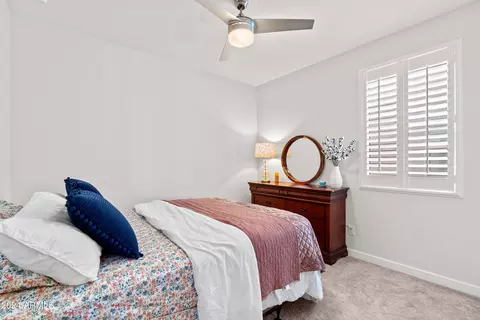Bedroom - 6631 E Libby St, Phoenix, AZ 85054 photo 6 of 9