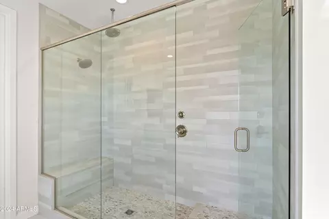 Bath - 6631 E Libby St, Phoenix, AZ 85054 photo 8 of 8