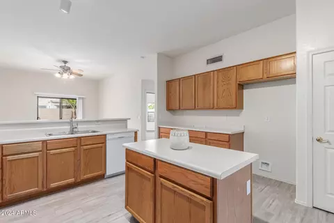 Kitchen - 768 E Stottler Dr, Gilbert, AZ 85296 photo 5 of 5