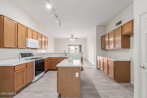 Kitchen - 768 E Stottler Dr, Gilbert, AZ 85296 photo 1 of 5