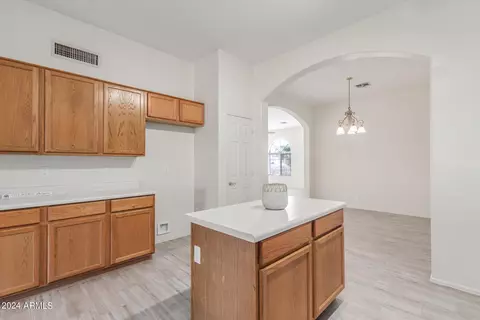 Kitchen - 768 E Stottler Dr, Gilbert, AZ 85296 photo 4 of 5
