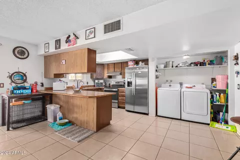 Kitchen - 740 W Rosal Ave, Apache Junction, AZ 85120 photo 2 of 5