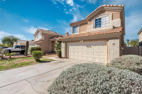 13690 W Desert Flower Dr, Goodyear, AZ 85395