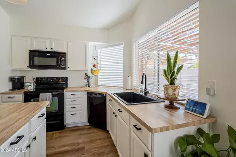 Kitchen - 7447 E Natal Ave, Mesa, AZ 85209 photo 7 of 7