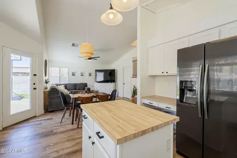 Kitchen - 7447 E Natal Ave, Mesa, AZ 85209 photo 4 of 7