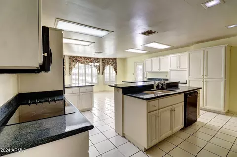 Kitchen - 767 E Pony Ln, Gilbert, AZ 85295 photo 2 of 5