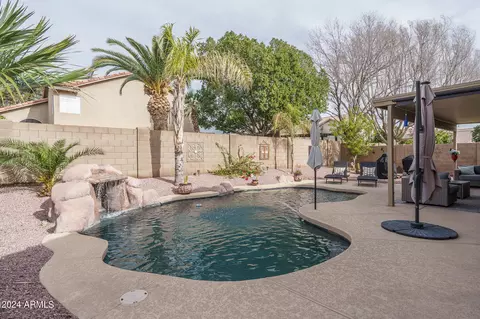 8778 W Salter Dr, Peoria, AZ 85382