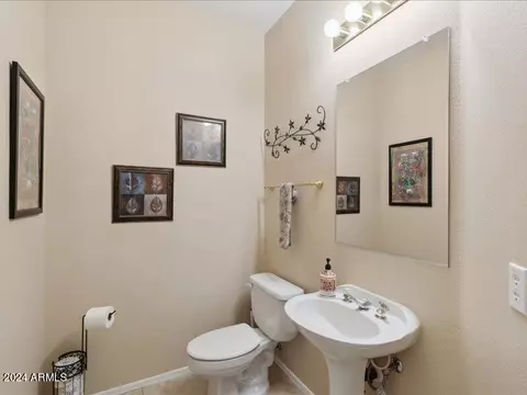 Bath - 805 E Silverwood Dr, Phoenix, AZ 85048 photo 3 of 4
