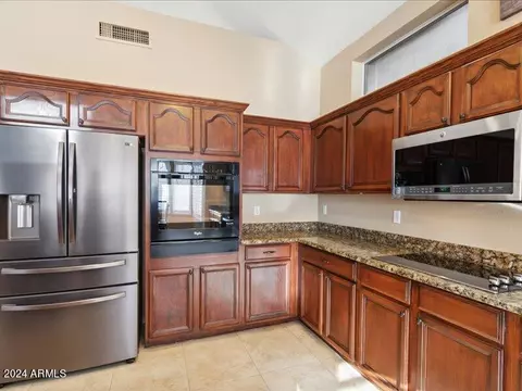 Kitchen - 805 E Silverwood Dr, Phoenix, AZ 85048 photo 5 of 5