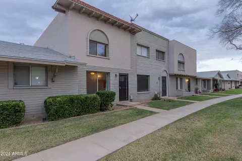 225 N Standage St #36, Mesa, AZ 85201