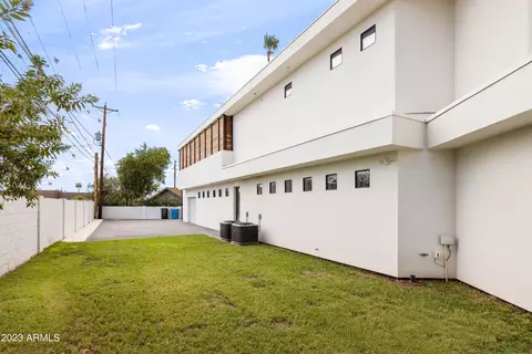 Exterior - 4135 N 33rd Pl, Phoenix, AZ 85018 photo 9 of 13