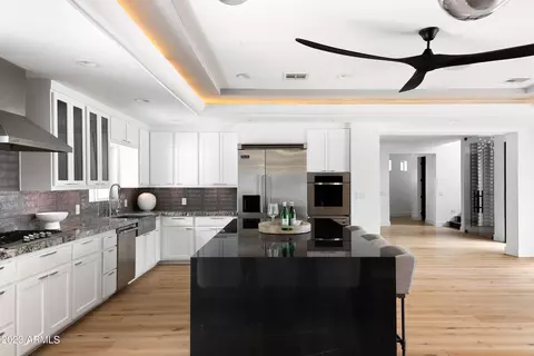 Kitchen - 4135 N 33rd Pl, Phoenix, AZ 85018 photo 4 of 5