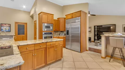 Kitchen - 3716 E Ahwatukee Dr, Phoenix, AZ 85044 photo 4 of 10