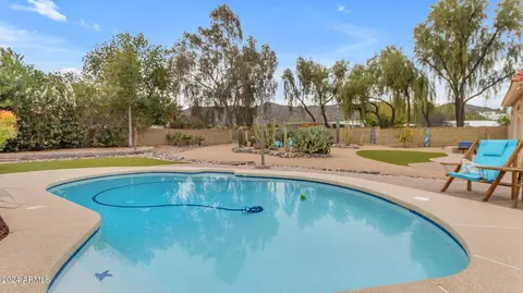 Exterior - 3716 E Ahwatukee Dr, Phoenix, AZ 85044 photo 5 of 28