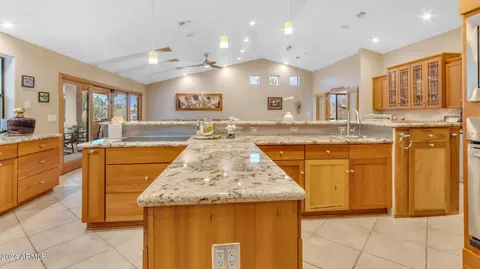 Kitchen - 3716 E Ahwatukee Dr, Phoenix, AZ 85044 photo 5 of 10