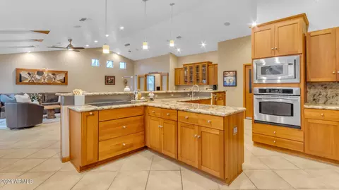 Kitchen - 3716 E Ahwatukee Dr, Phoenix, AZ 85044 photo 2 of 10