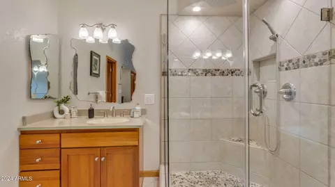 Bath - 3716 E Ahwatukee Dr, Phoenix, AZ 85044 photo 4 of 10