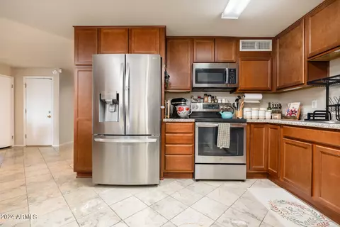 3625 E Captain Dreyfus Ave, Phoenix, AZ 85032 photo 6