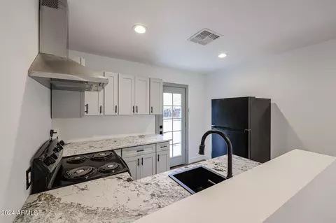 402 W Colter St, Phoenix, AZ 85013 photo 4