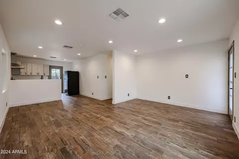 402 W Colter St, Phoenix, AZ 85013 photo 8