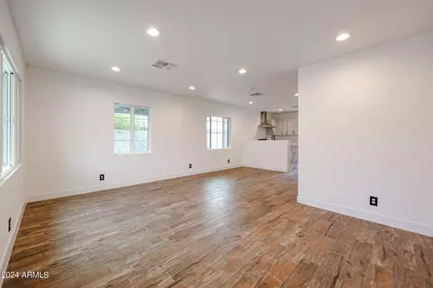 402 W Colter St, Phoenix, AZ 85013 photo 9