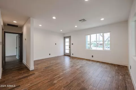 402 W Colter St, Phoenix, AZ 85013 photo 2