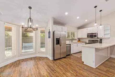 Kitchen - 3933 E Des Moines St, Mesa, AZ 85205 photo 4 of 6